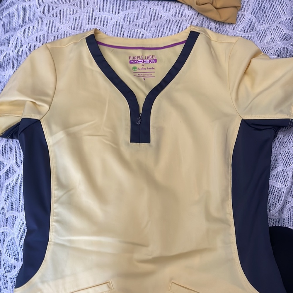 Scrub top - Picture 2 of 2
